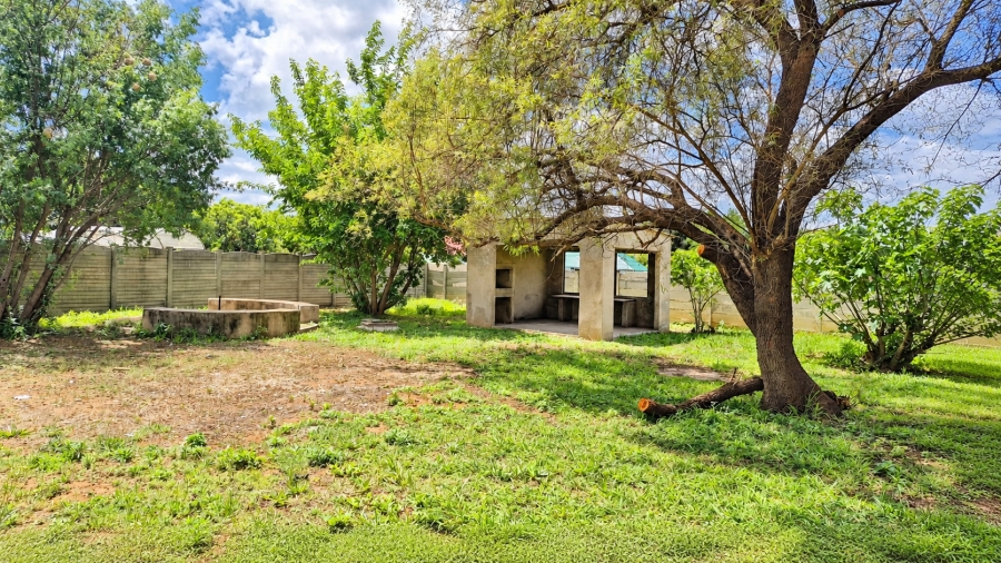 To Let 3 Bedroom Property for Rent in La Hoff North West